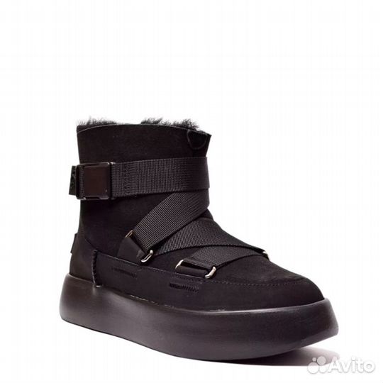 Женские UGG Classic Boom Buckle