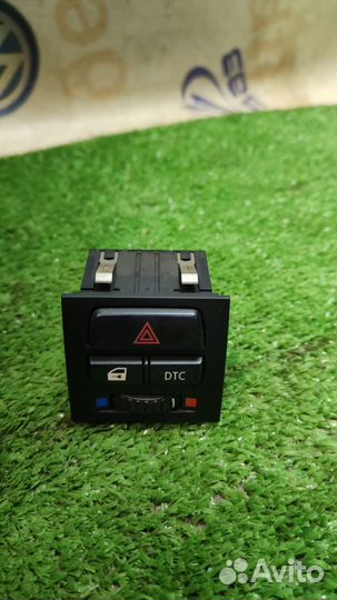 Кнопка аварийной сигнализации BMW 3-Series/M3 (E90