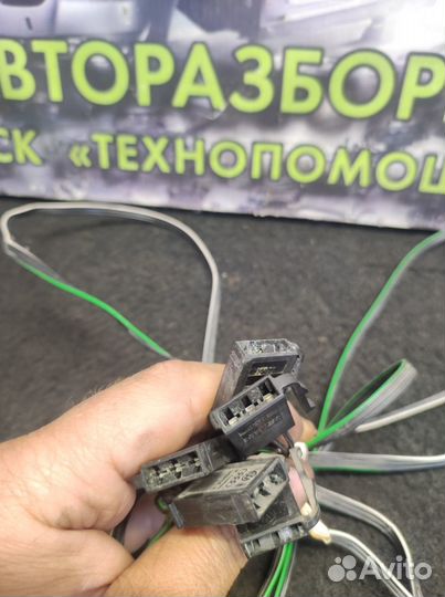 Проводка потолочных ручек Audi 100 C4