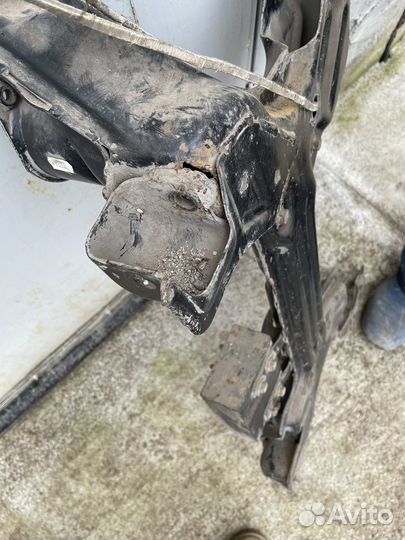 Балка передняя на passat b3