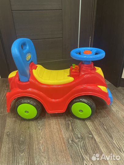 Детский автомобиль-каталка