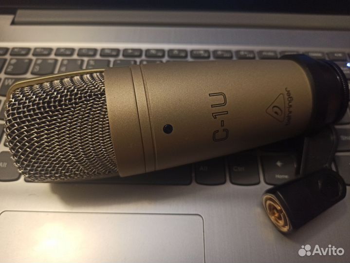 Микрофон студийный