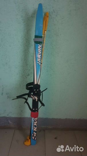 Лыжи детские с креплением под ботинки,с палками