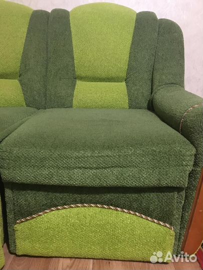 Продается угловой диван + кресло