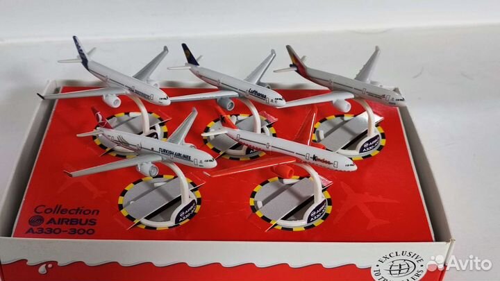 Игрушки из киндера коллекция airbus A330-300
