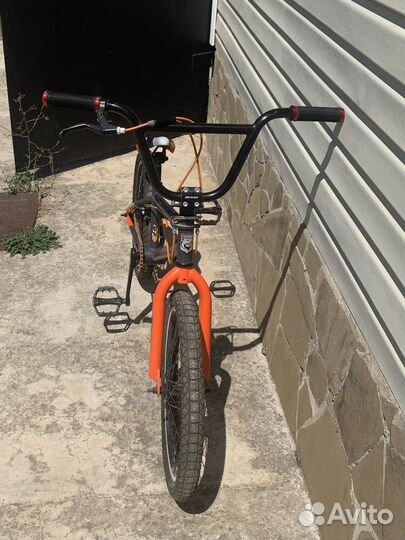 Трюковой велосипед BMX