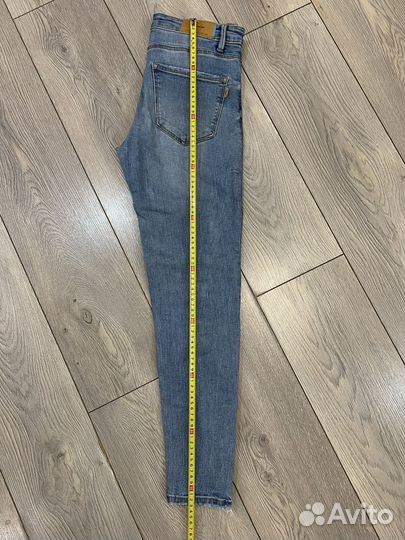 Джинсы stradivarius 38