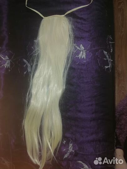 Волосы на заколках блонд