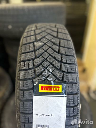 Pirelli Ice Zero FR 225/45 R18