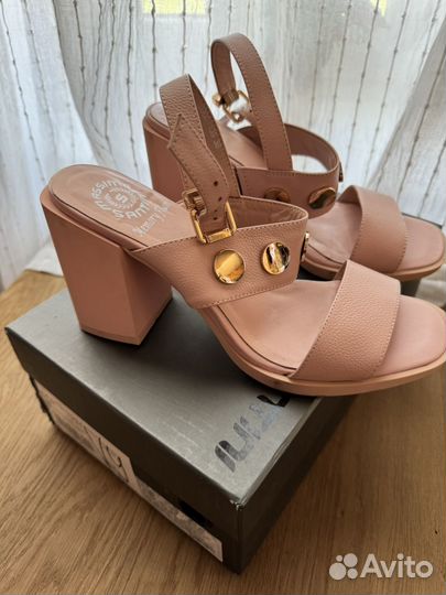 Босоножки новые Massimo santini