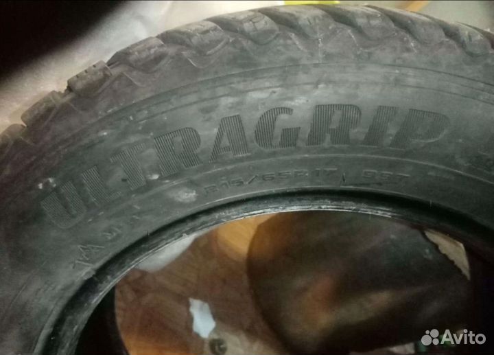 Goodyear UltraGrip 215/65 R17