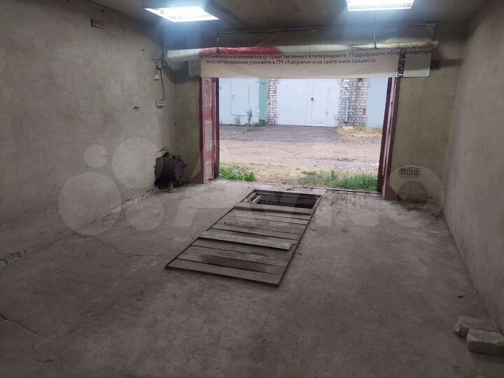 Гараж, > 30 м²