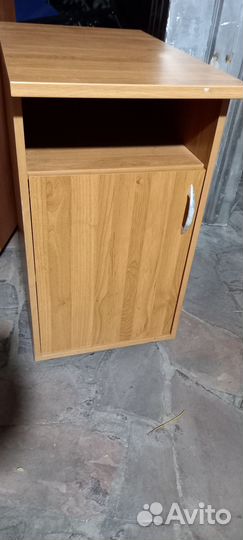 Стол письменный с тумбочкой