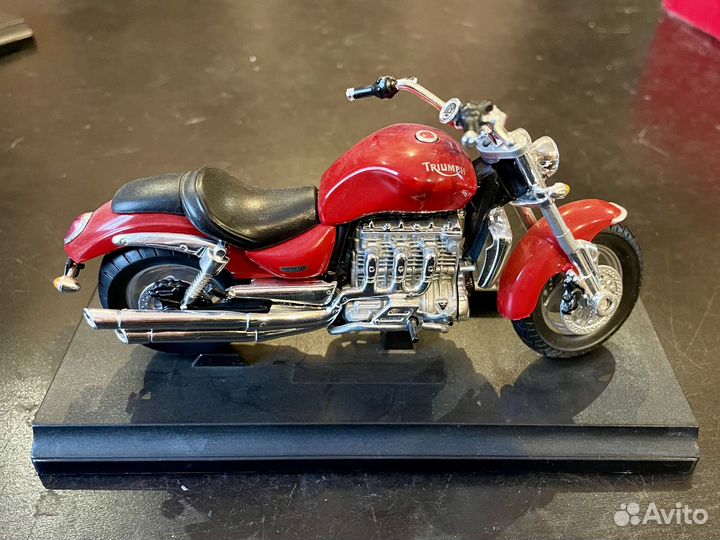 Модель мотоцикла Triumph Rocket III 1:18