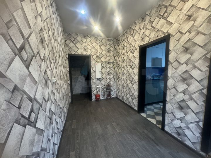 3-к. квартира, 65 м², 1/1 эт.