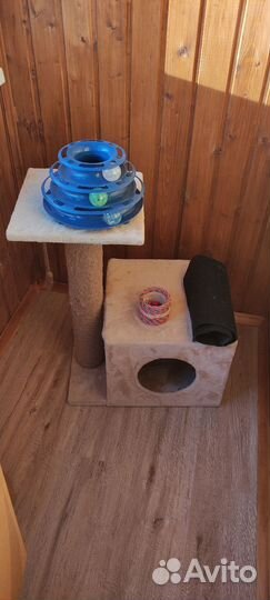 Домик для кошки с когтеточкой бу