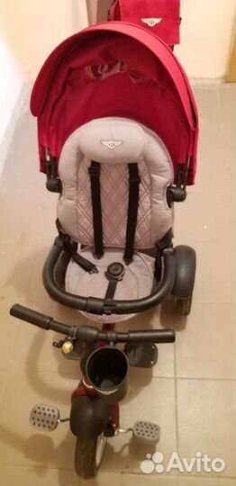 Велосипед с родительской ручкой Bentley