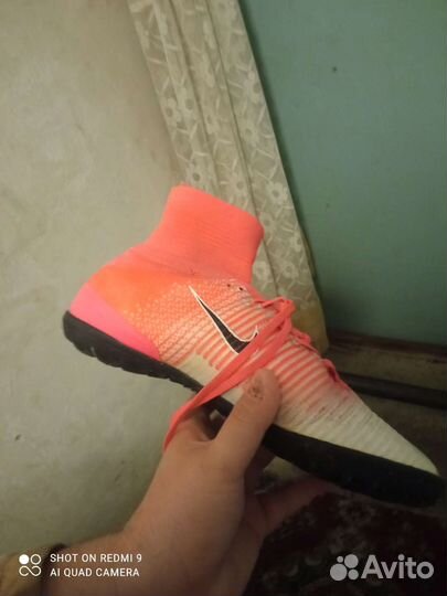 Футбольные бутсы nike