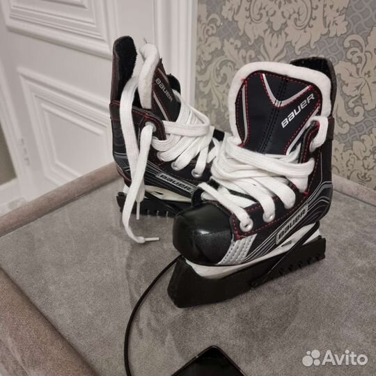 Хоккейные коньки bauer детские