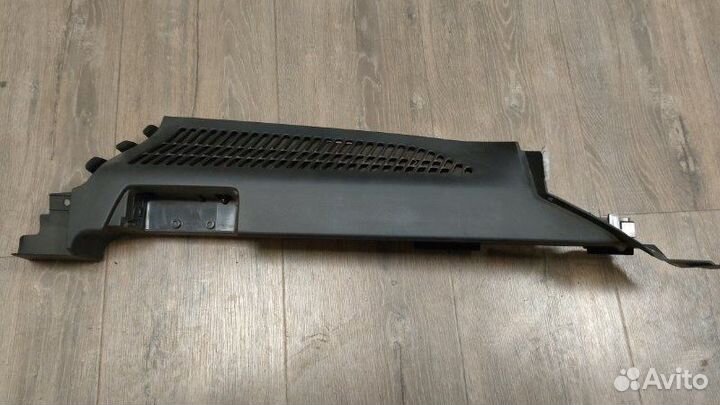 Направляющая шторки багажника правая Bmw X5 E53