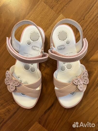 Босоножки на девочку 30 размер новые