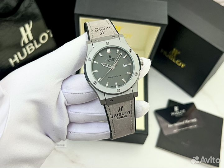 Часы Hublot в фирменном комплекте
