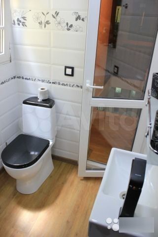 Комната 30 м² в 1-к., 1/2 эт.