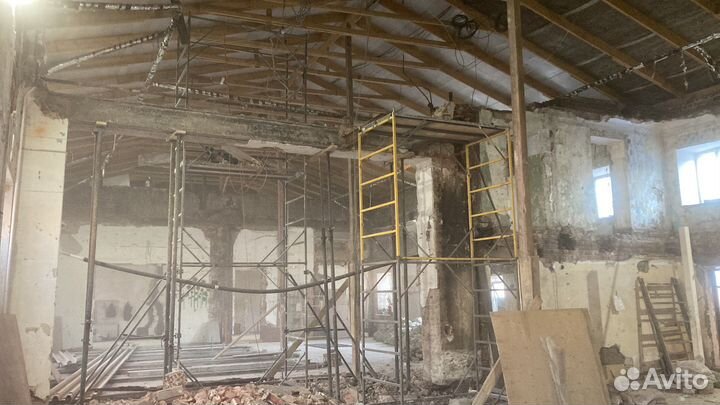 Демонтаж. Демонтажные работы. Демонтаж стен. Снос