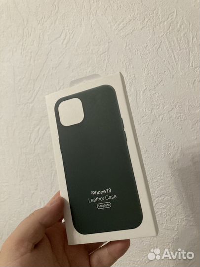 Кожаный чехол на iPhone 13