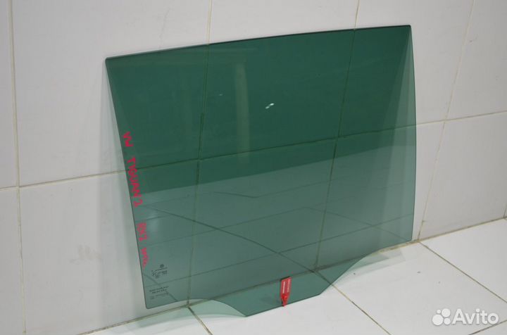 Стекло двери заднее правое Volkswagen Tiguan 2