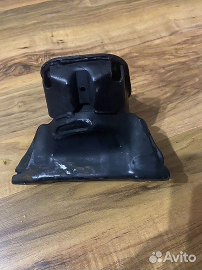 Подушка двигателя honda civic 4д правая