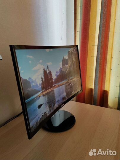Монитор Samsung C24F390FHI