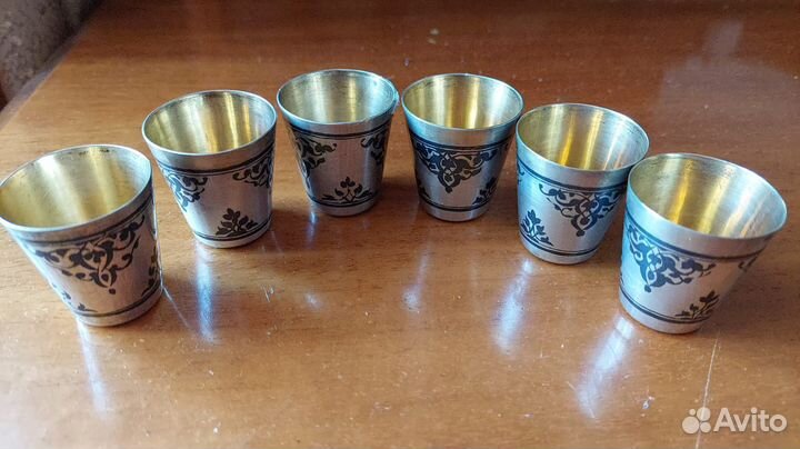 Серебряные стопки 
