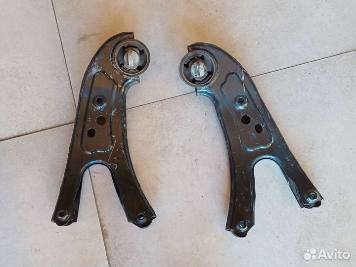 Рычаг подвески задний Lexus Rx450H GYL25