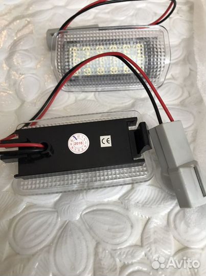 Подсветка LED для передних дверей toyota