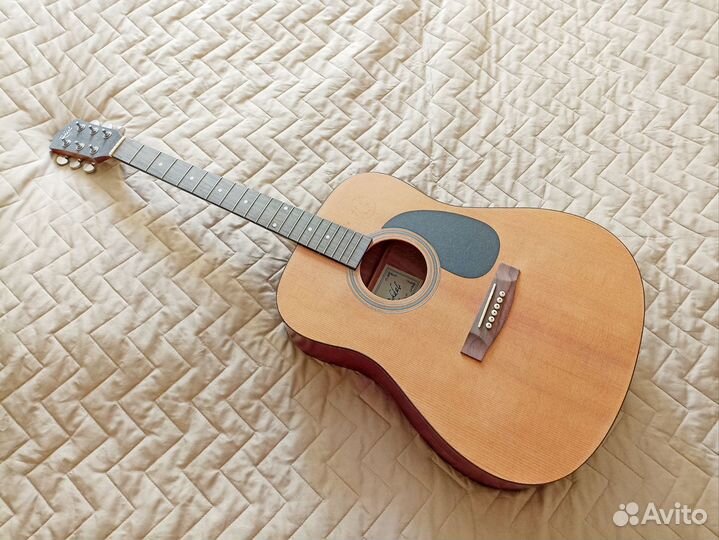 Акустическая гитара бу
