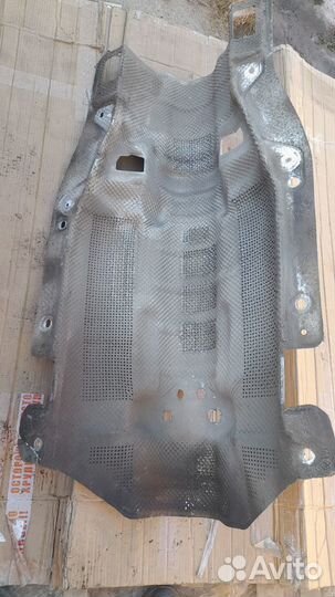 Теплоизоляция днища Audi A6 C6 3.2 Quattro