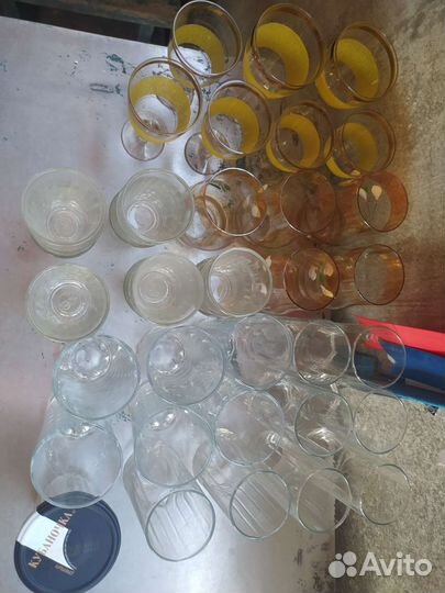 Посуда: бокалы, фужеры, кружки, тарелки