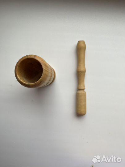 Ступка с пестиком. Состав тис натуральный