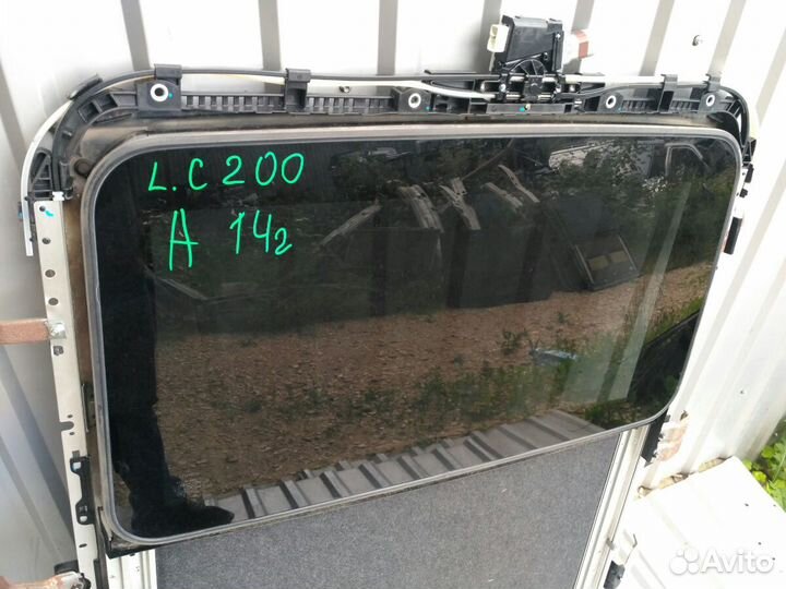 Люк в сборе Toyota Land Cruiser 200