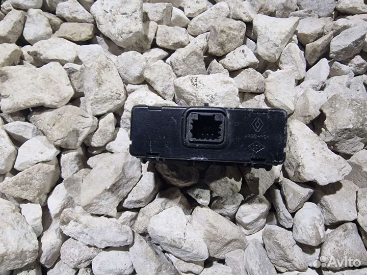 AUX Флюенс Fluence