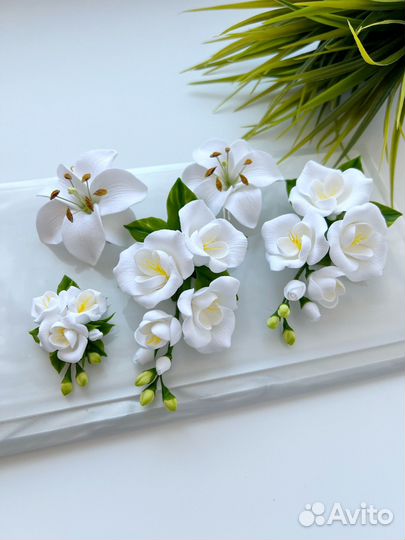 Зажим для волос с цветами фрезии ручной работы