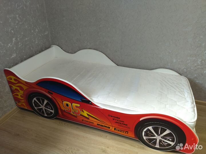 Детская кровать машинка с матрасом