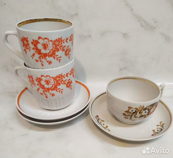 Фарфоровые чайные чашки с блюдцами