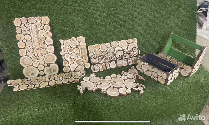 Панно, зеркало, вешалки, таблички из можжевельника