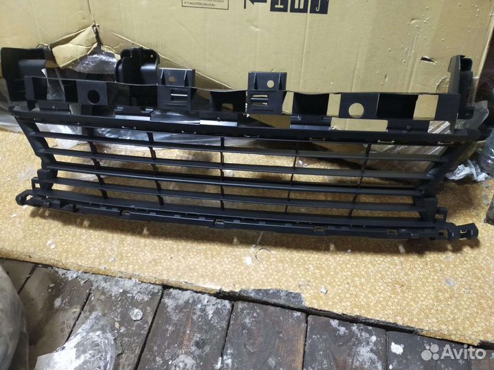 Решетка бампера Renault Logan 2 (14-18г)