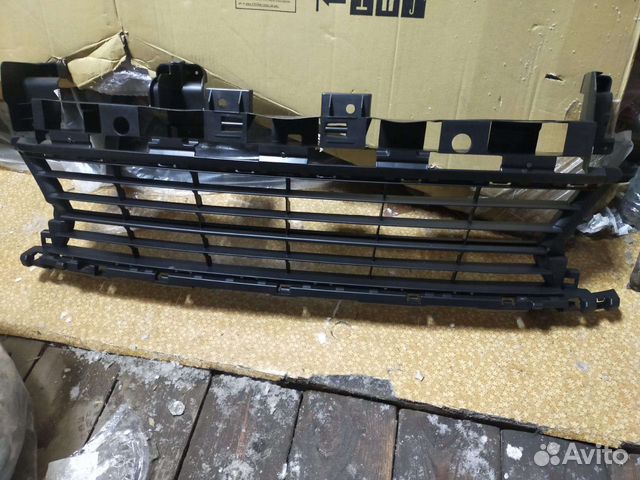Решетка бампера Renault Logan 2 (14-18г)