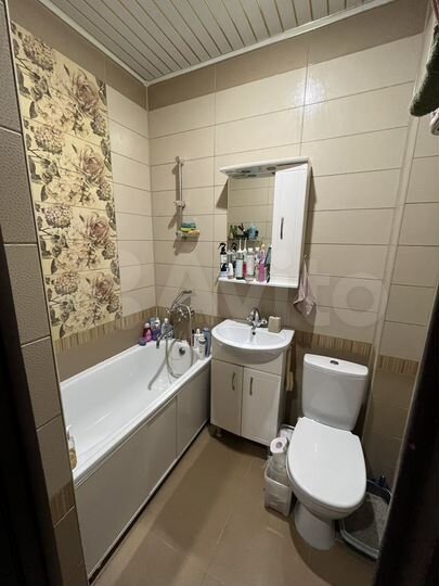 2-к. квартира, 60 м², 1/8 эт.