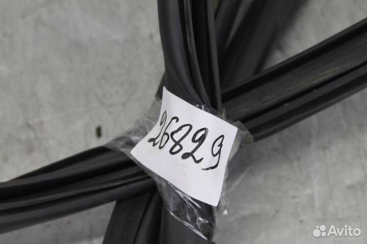 Уплотнитель кузова задней левой двери Chevrolet C