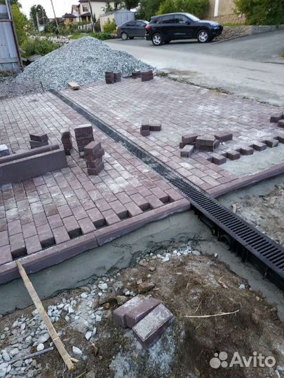 Укладка тротуарной плитки и плитняка